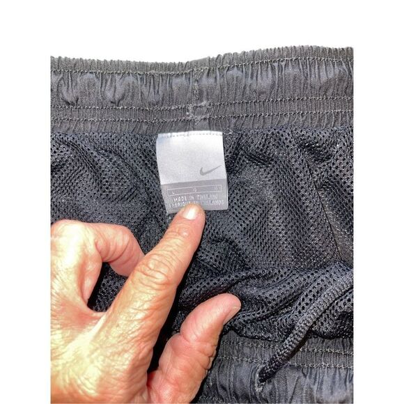 Nike Mens Athletic Shorts Black Drawstring Elastic Waist Activewear Size L Large - Picture 3 of 9